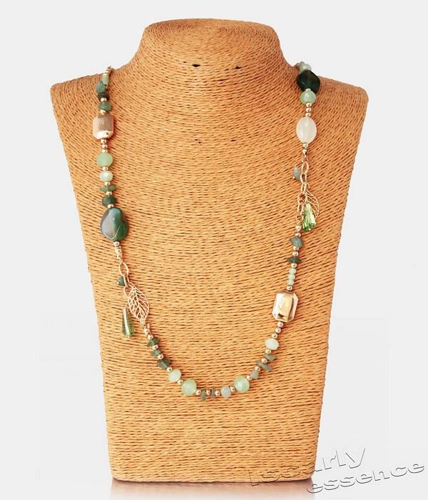Collar largo con abalorios