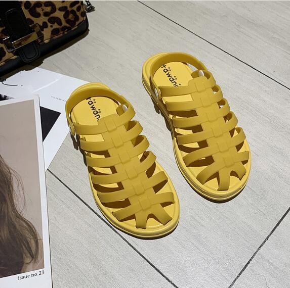 (imagen de) Sandalia cangrejera tiras cruzadas acabado liso