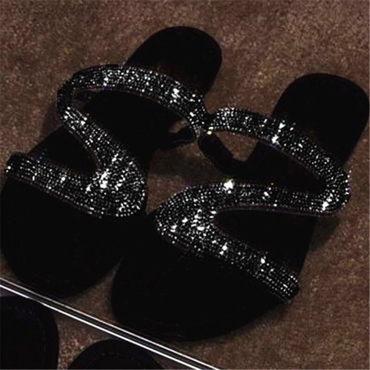 (imagen de) Sandalia plana con tiras onduladas y strass