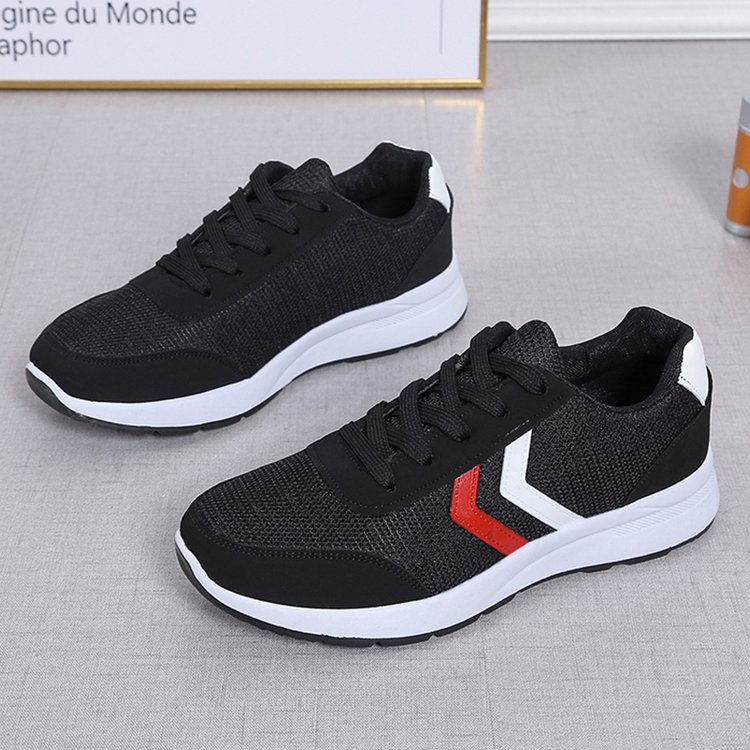 (imagen de) Zapatilla deportiva con chevrón y suela bicolor