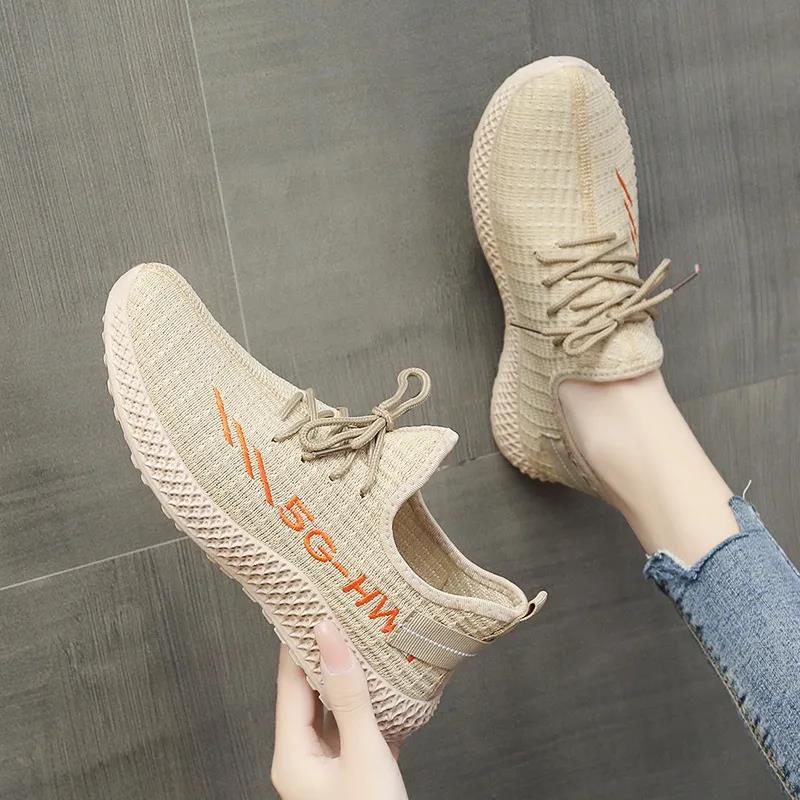 (imagen de) Zapatilla deportiva de tejido knit con suela texturizada
