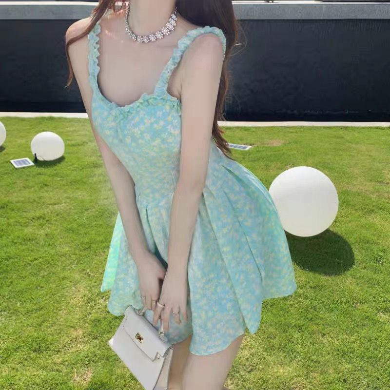 (imagen de) Vestido mini evasé estampado floral mint con tirantes fruncidos