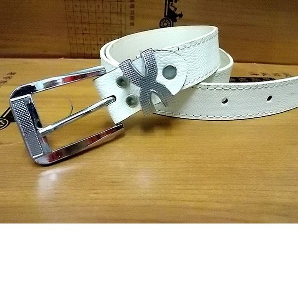 (image for) White belt with metal buckle and 'X' accent