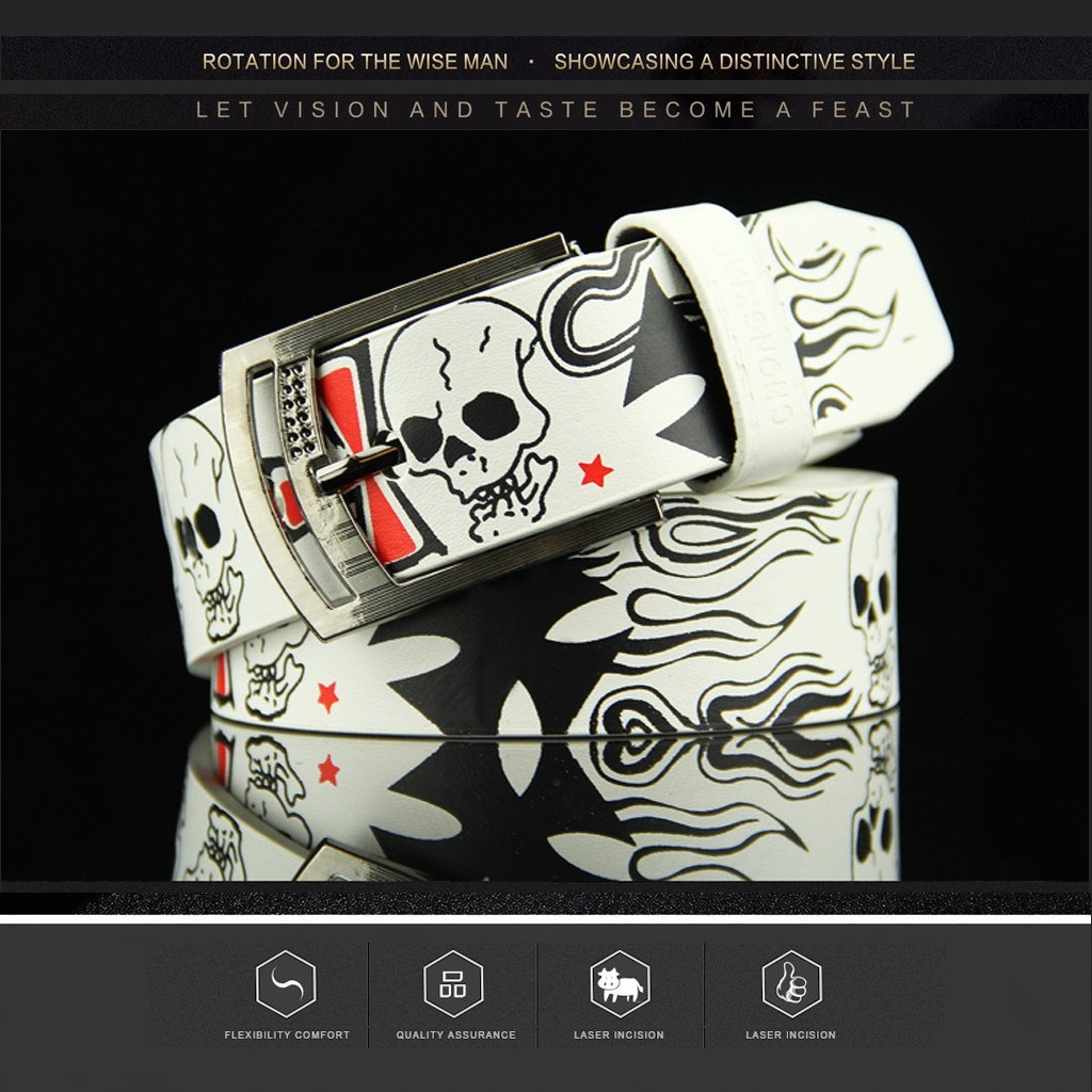 (imagen de) Cinturón de cuero con estampado de calavera y hebilla metálica