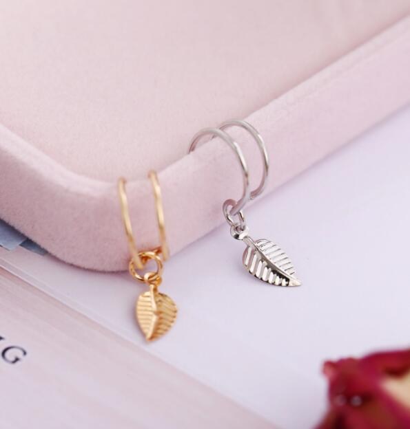 (imagen de) Pendientes colgantes de aleación con hoja (dorado y plateado)