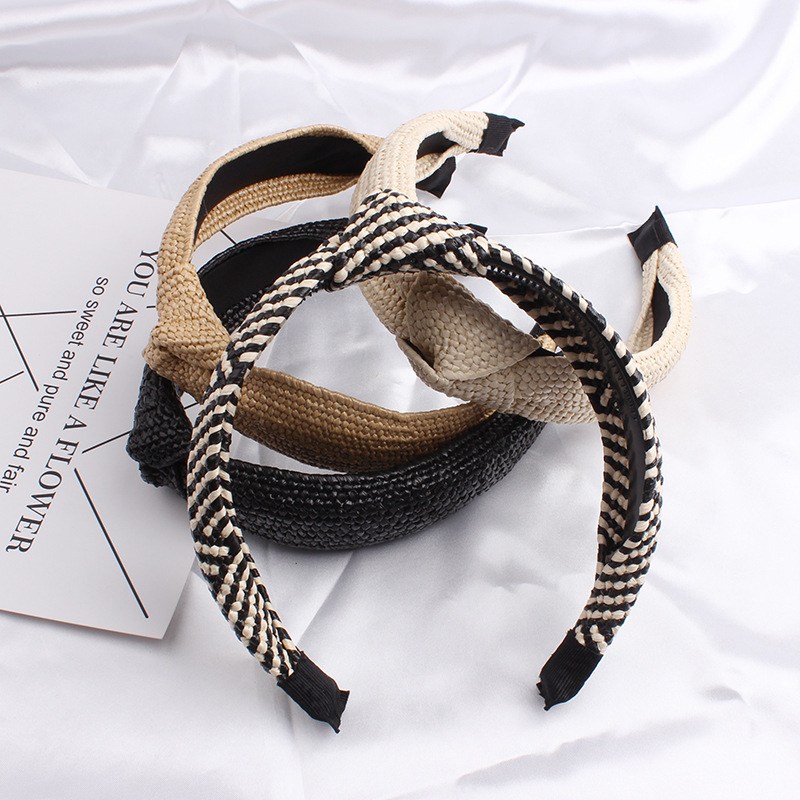 (image for) Knotted padded headband with braided texture