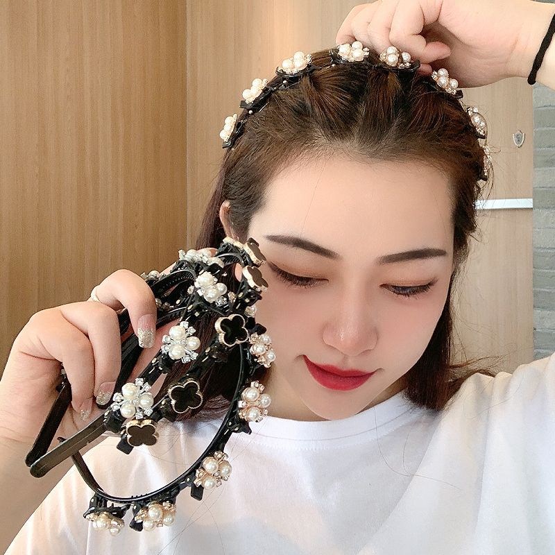 Pearl and floral embellished headband with a glossy finish (image for) Pearl and floral embellished headband with a glossy finish