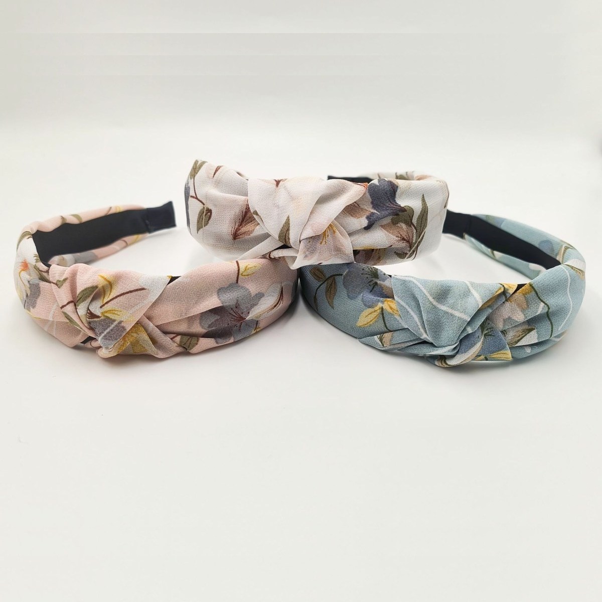 (imagen de) Diadema acolchada con nudo y estampado floral