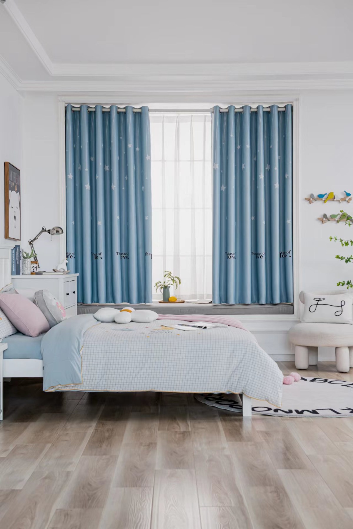 (image for) Blue star-print curtain with eyelet header