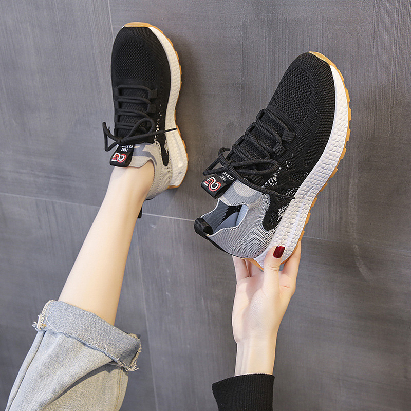 Zapatilla deportiva de punto con suela texturizada (imagen de) Zapatilla deportiva de punto con suela texturizada