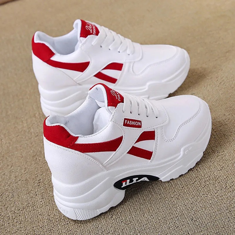 (imagen de) Zapatilla chunky plataforma con etiqueta FASHION y franja contrastada