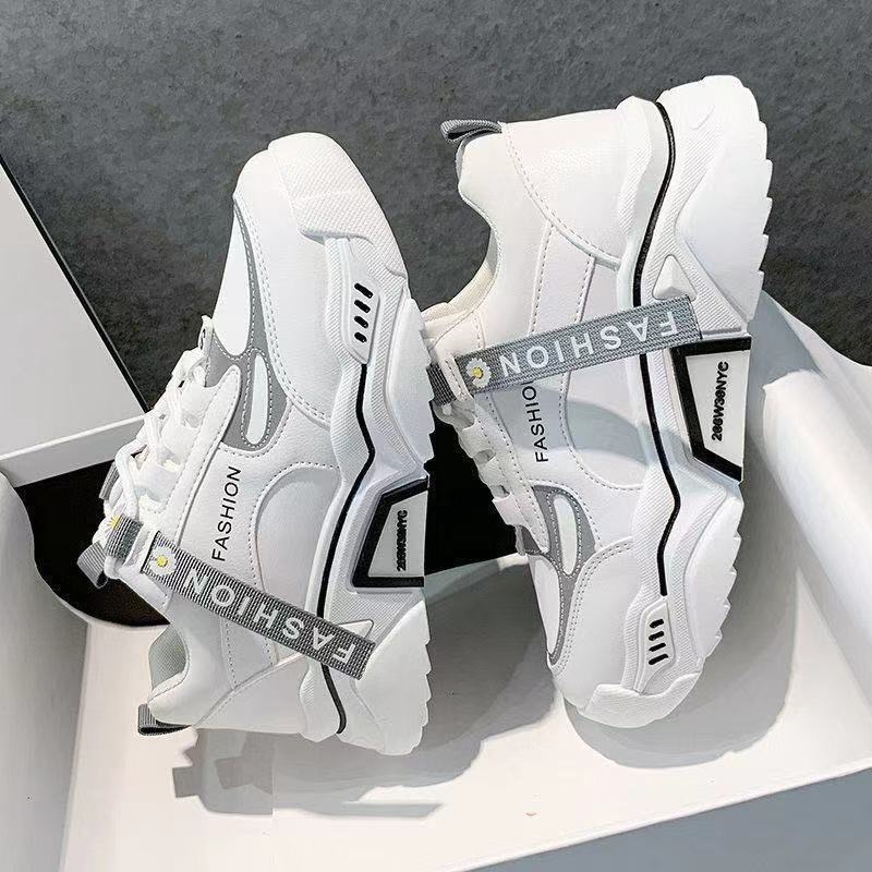 (imagen de) Zapatilla chunky con tira 'FASHION' y suela plataforma