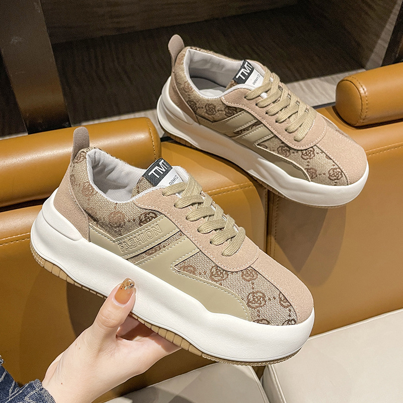 Zapatilla plataforma low-top con estampado textil y suela chunky (imagen de) Zapatilla plataforma low-top con estampado textil y suela chunky