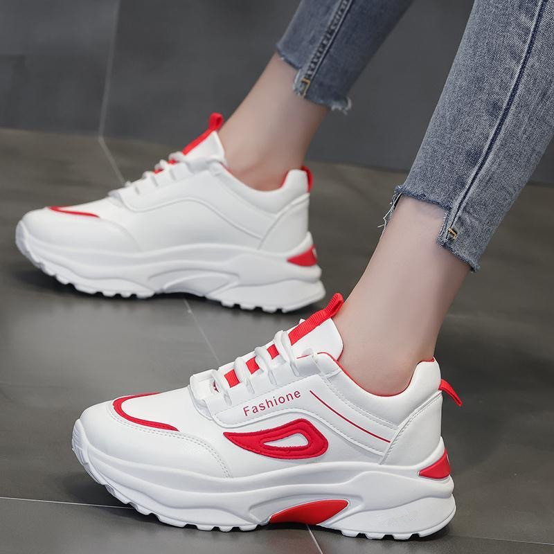 Zapatilla chunky deportiva con plataforma y detalles contrastados (imagen de) Zapatilla chunky deportiva con plataforma y detalles contrastados