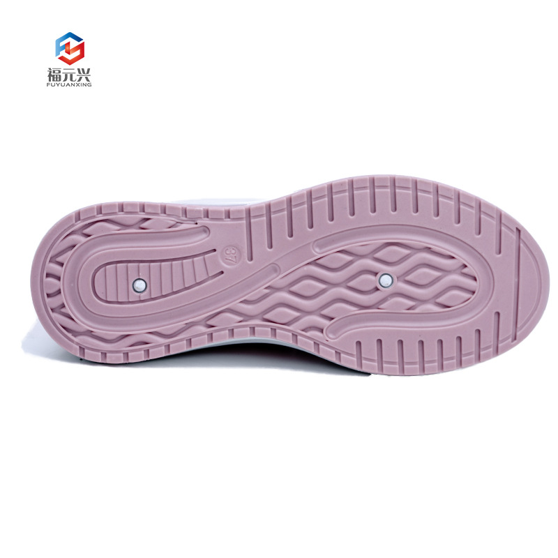 (imagen de) Zapatilla deportiva knit con bordado floral y suela plataforma