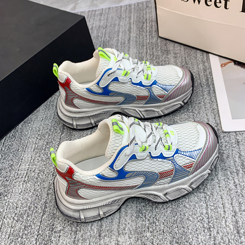 (imagen de) Zapatilla chunky con malla y paneles superpuestos