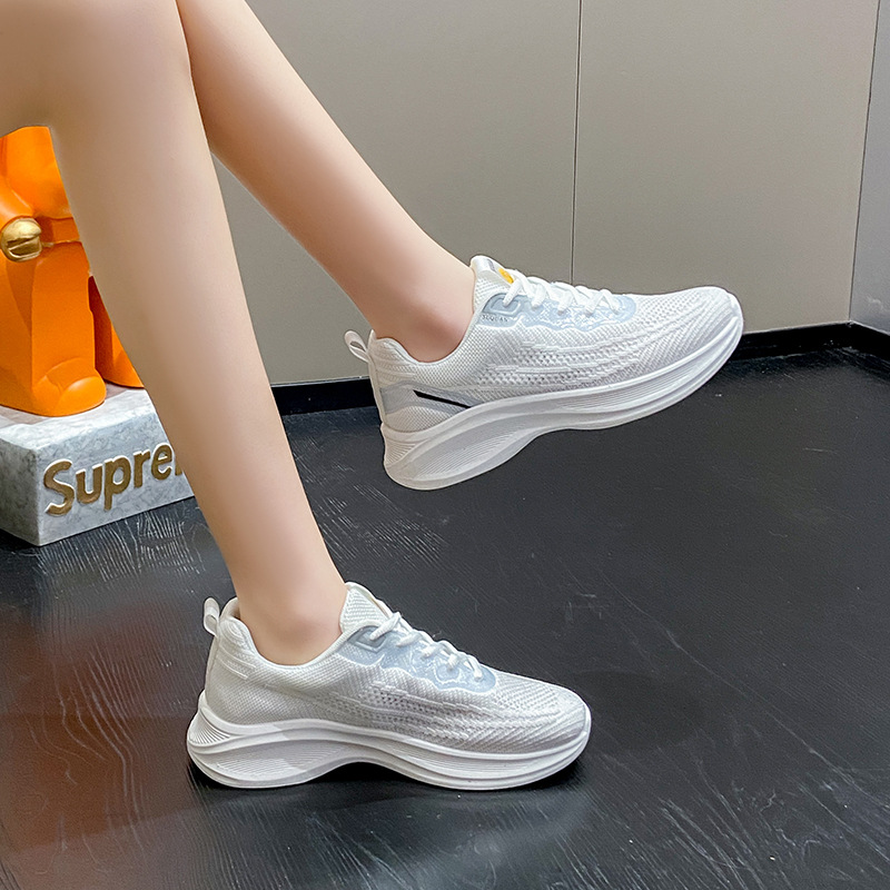 (imagen de) Zapatilla deportiva plataforma de malla texturada