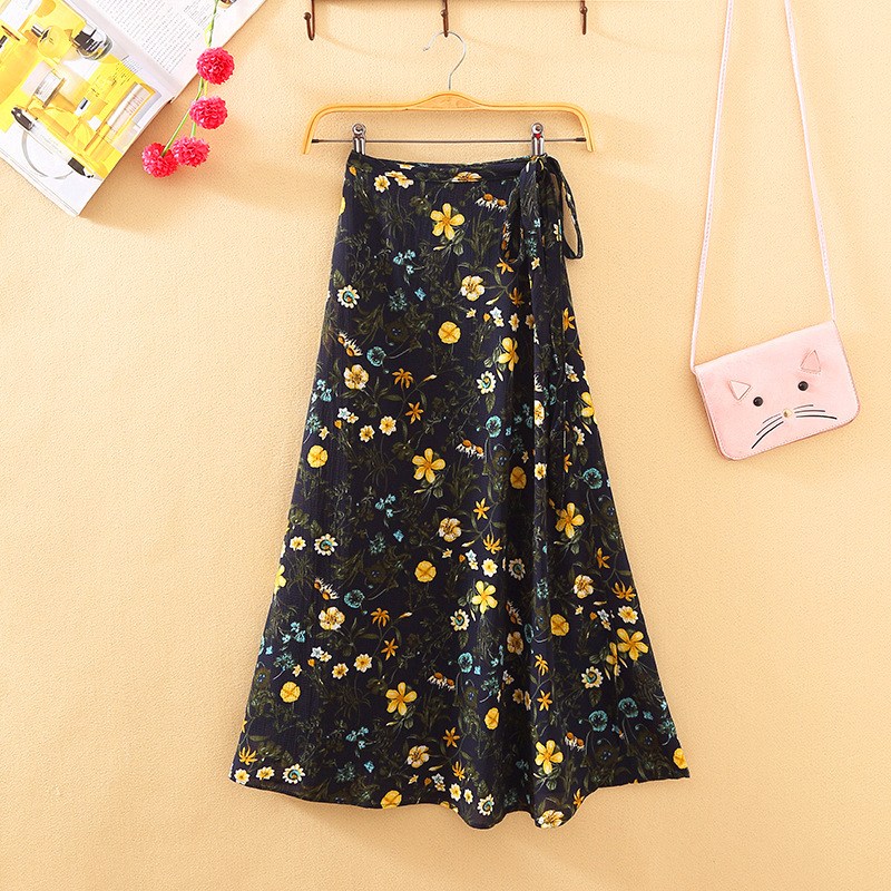 (image for) Long flared skirt with dark floral print