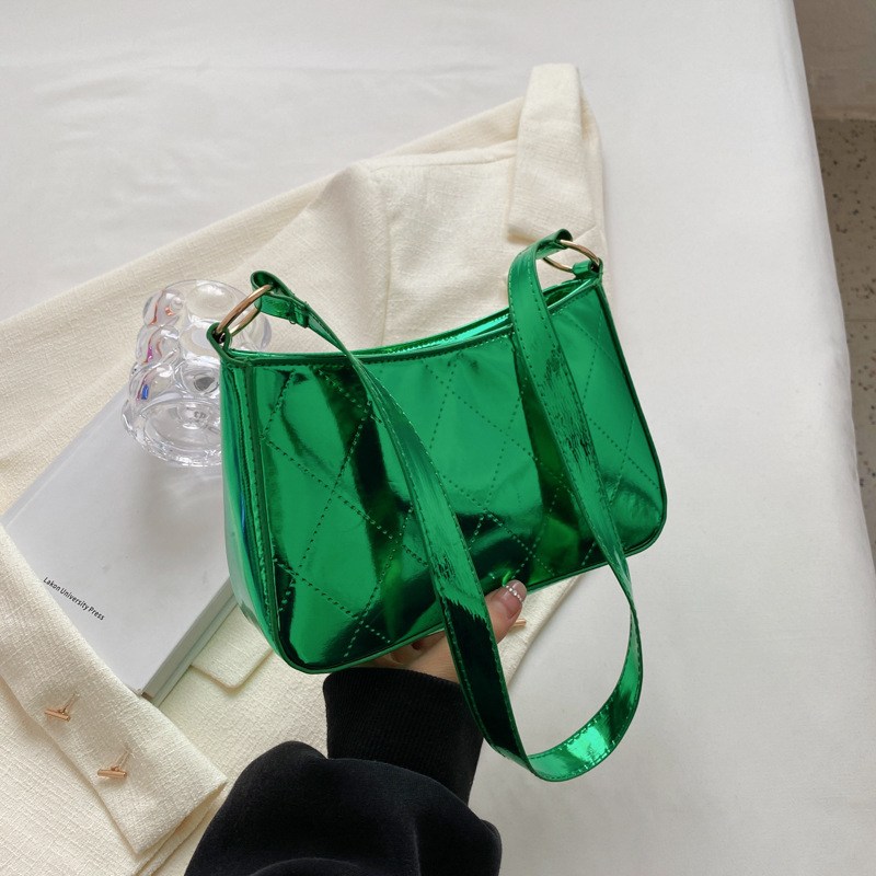 (imagen de) Bolso baguette acolchado con acabado metalizado