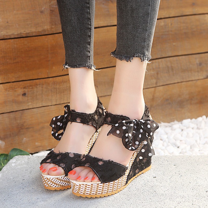 (image for) Trend wedge sandal with oversized bow and textured finish