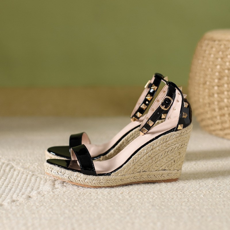 Sandalia de cuña en yute con pulsera y…