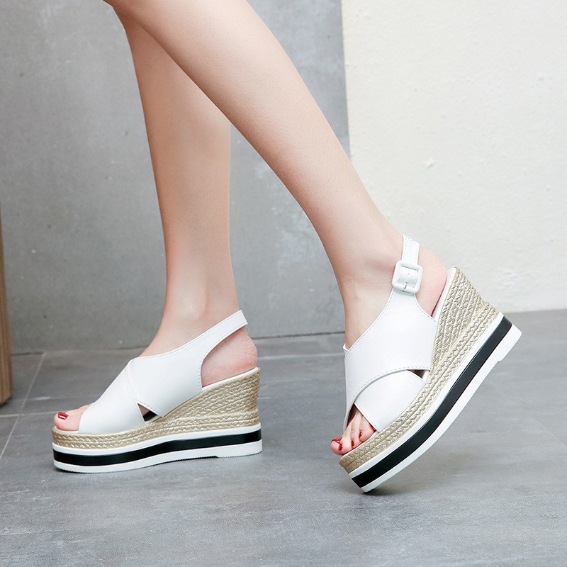 (image for) Closed-toe espadrille wedge with textured finish for daily wear