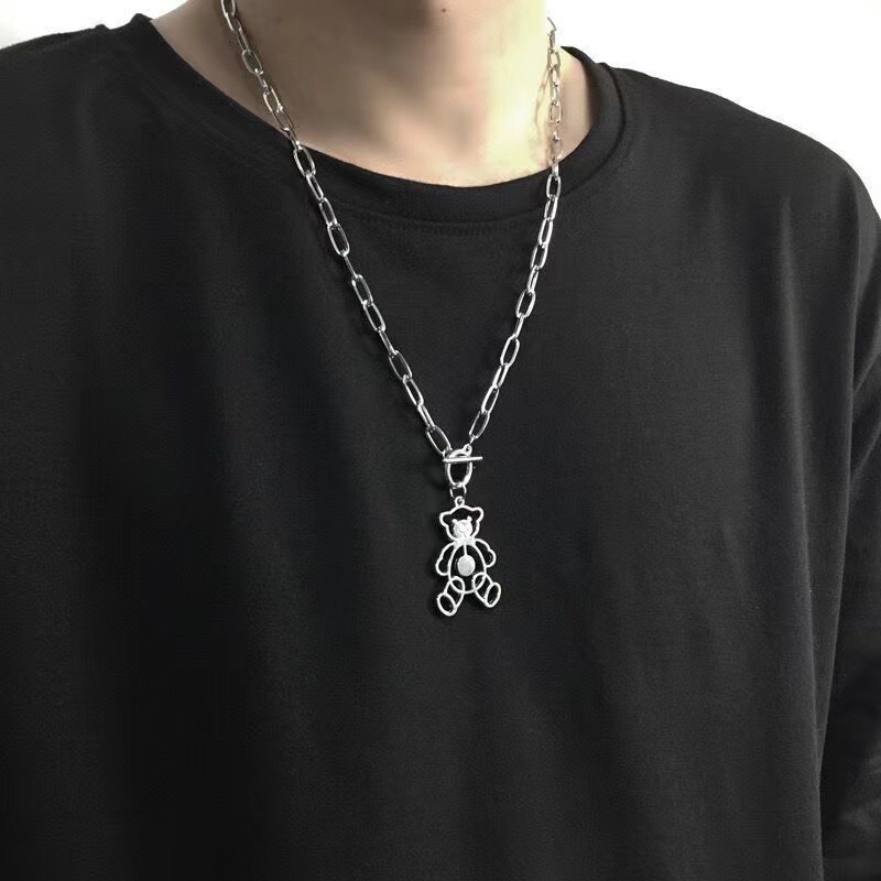(imagen de) Collar osito colgante con cadena eslabón tono plateado