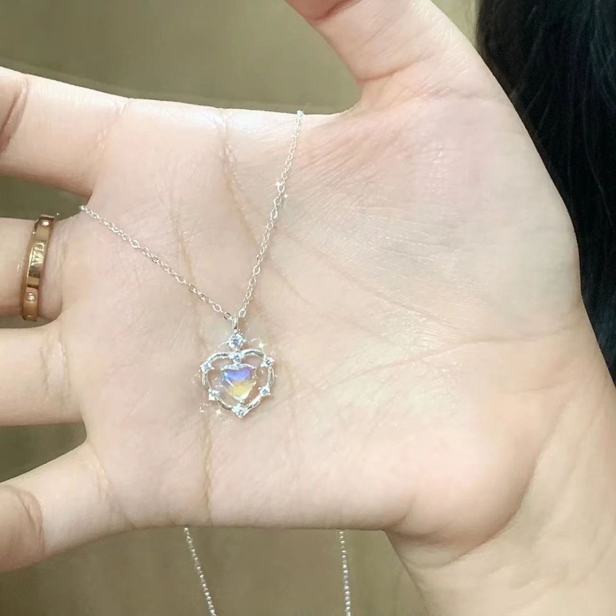(imagen de) Collar corazón con cristal irisado - tono plateado