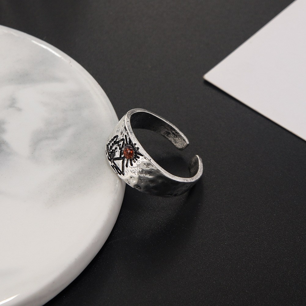 (imagen de) Anillo ajustable con sol y cristal en tono plateado