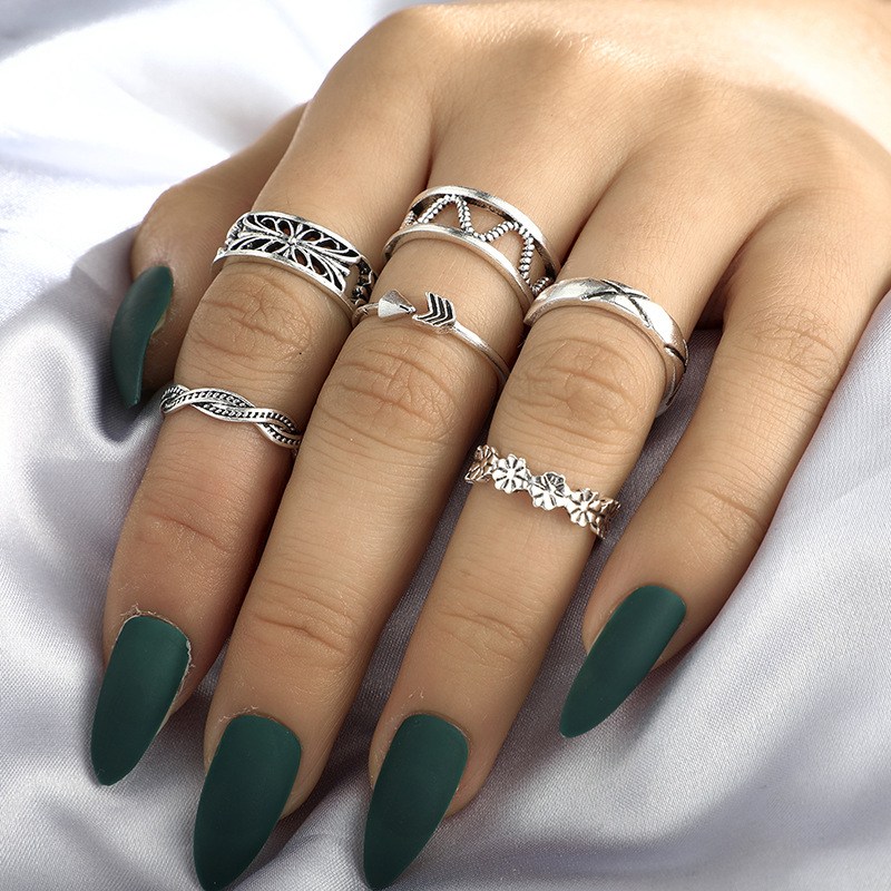 Set de anillos ajustables con motivos variados en tono plateado (imagen de) Set de anillos ajustables con motivos variados en tono plateado
