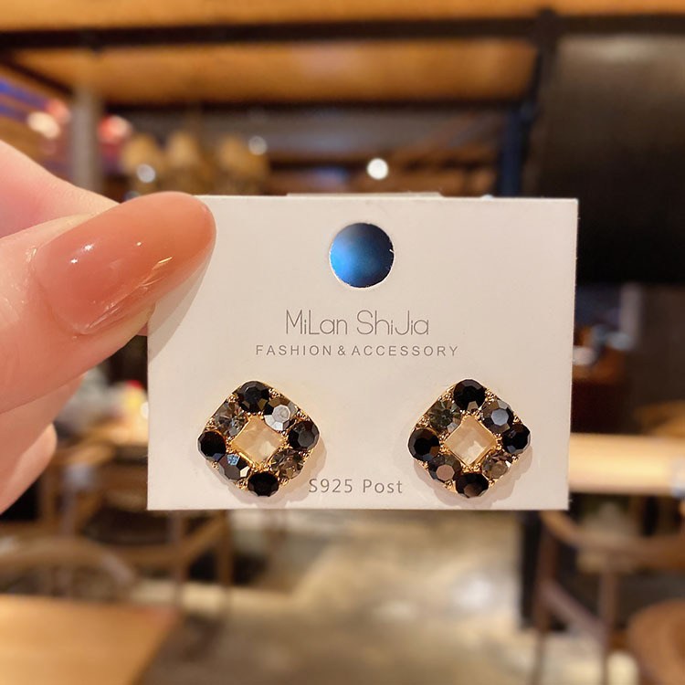 (imagen de) Pendientes de zirconia cuadrados tipo botón, acabado brillante