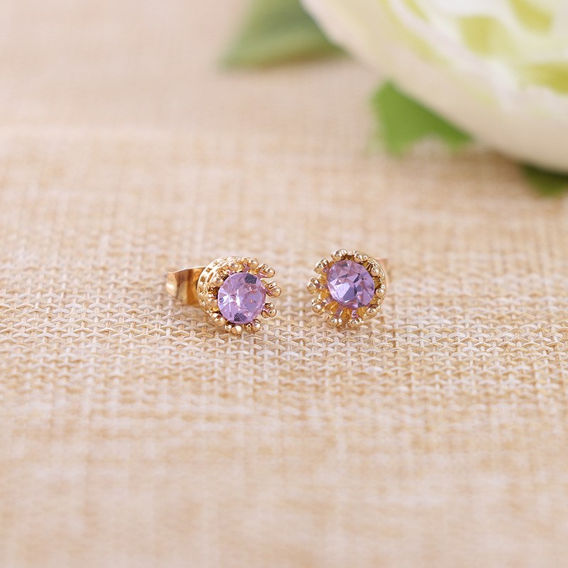 (imagen de) Pendientes de zirconia botón con detalle corona y acabado brillante