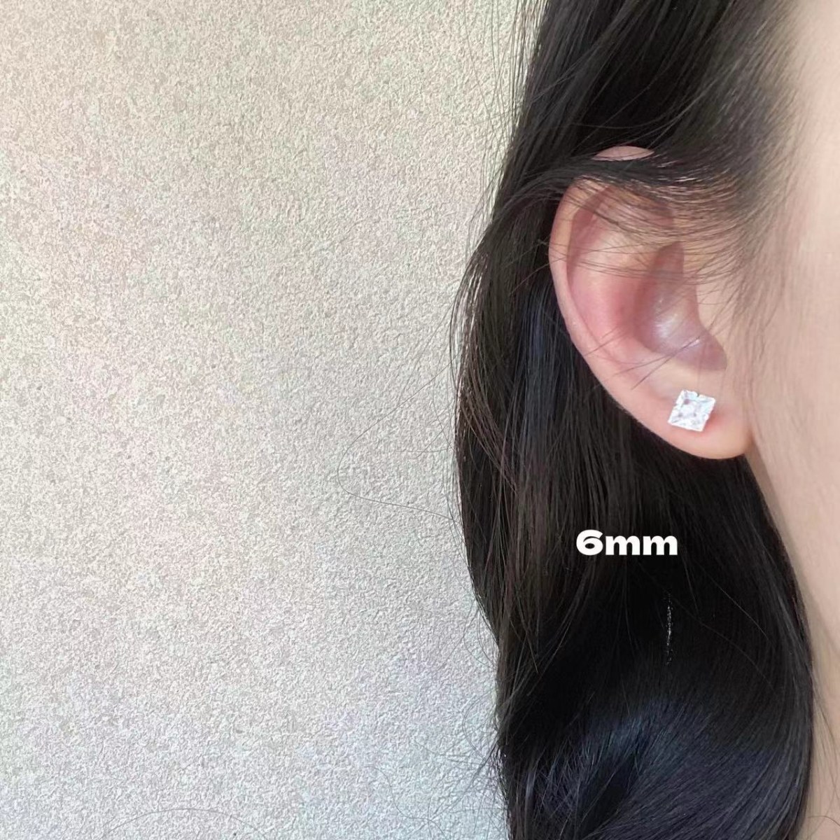 (imagen de) Pendientes de zirconia cuadrados, tallas múltiples, acabado brillante
