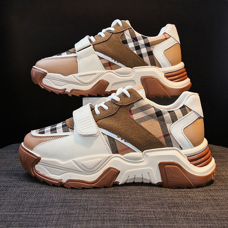 (imagen de) Zapatilla chunky con paneles a cuadros y tira ajustable