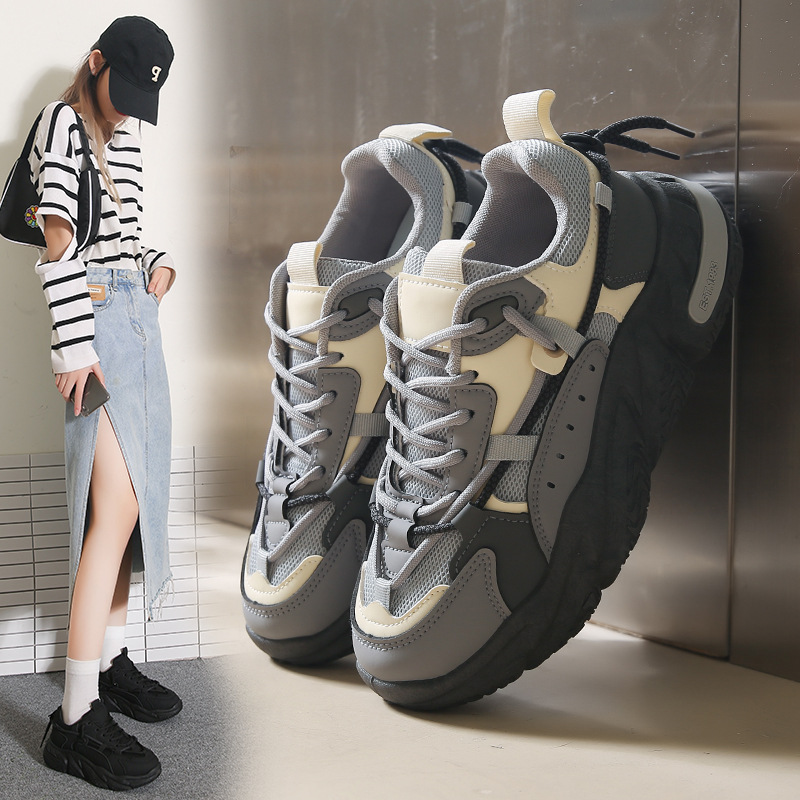 Zapatillas chunky con paneles superpuestos y suela gruesa (imagen de) Zapatillas chunky con paneles superpuestos y suela gruesa