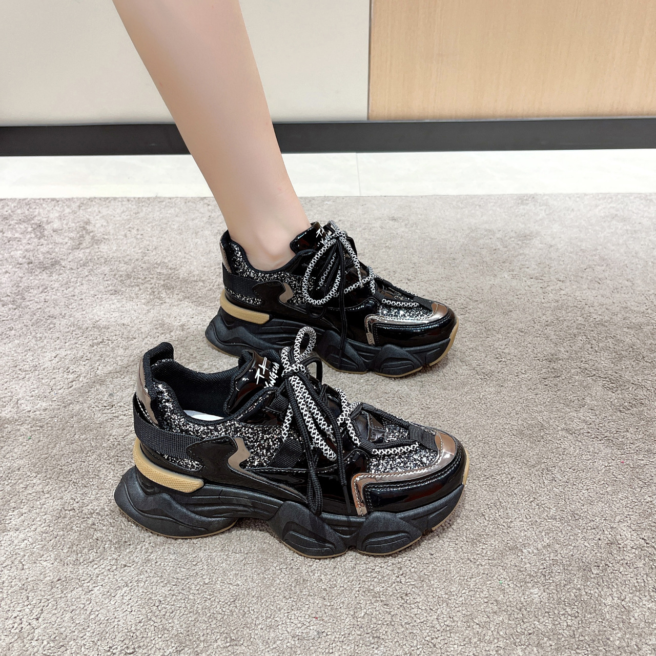 (image for) Chunky platform sneaker with metallic details