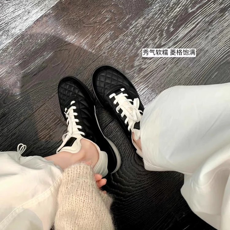 (imagen de) Zapatilla baja acolchada bicolor