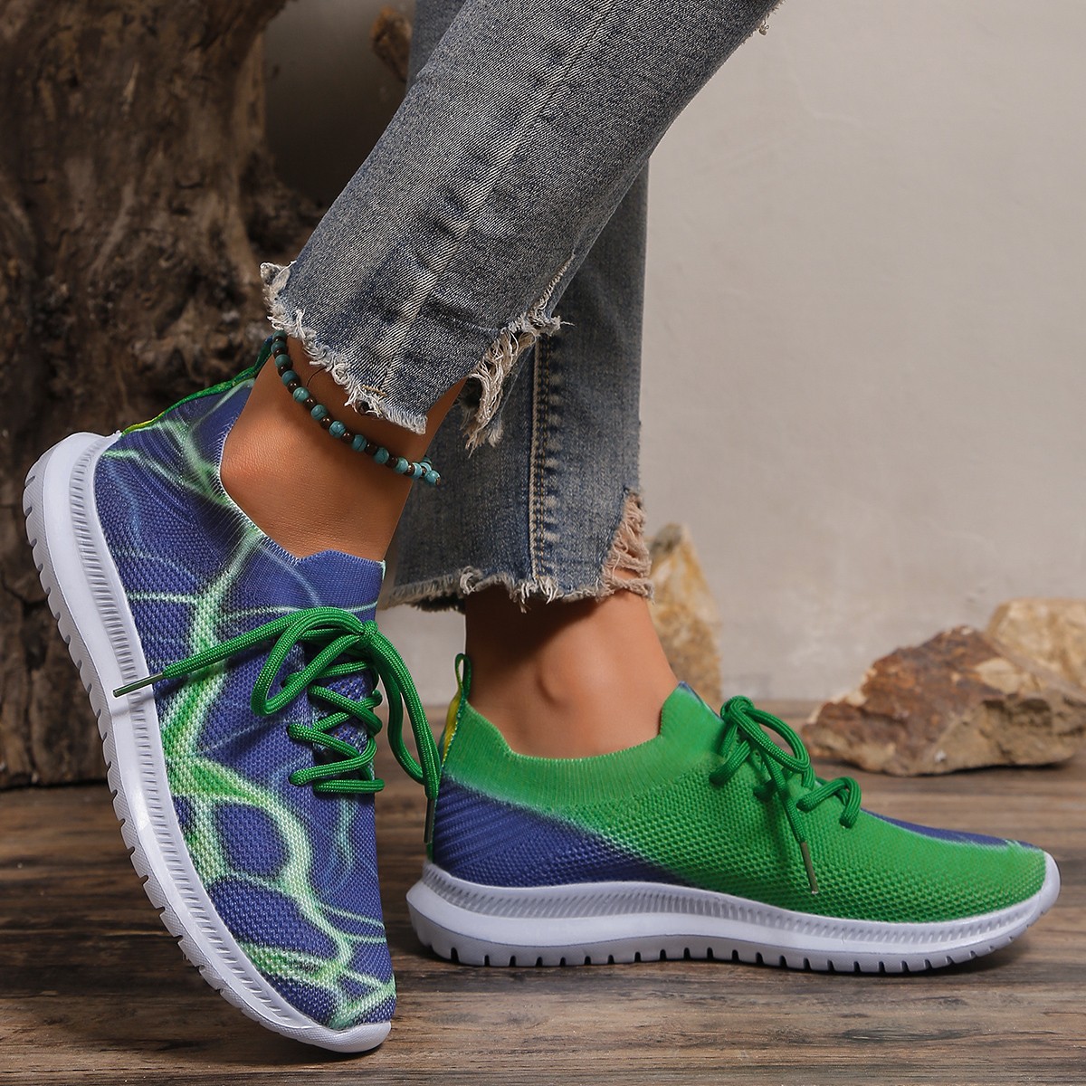 (imagen de) Zapatilla deportiva knit con cuello tipo calcetín y suela ligera