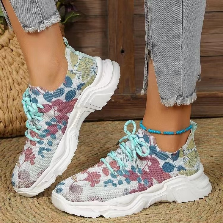 (imagen de) Zapatilla deportiva tipo calcetín con estampado floral y suela chunky de buena salida comercial