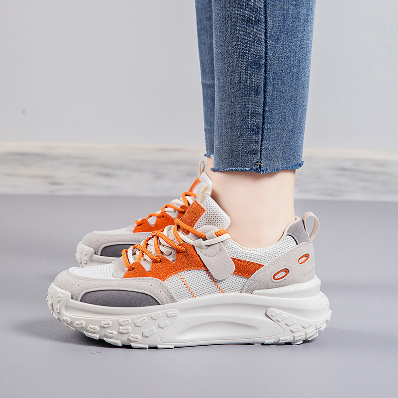 (imagen de) Zapatilla chunky con mesh y ante, suela plataforma
