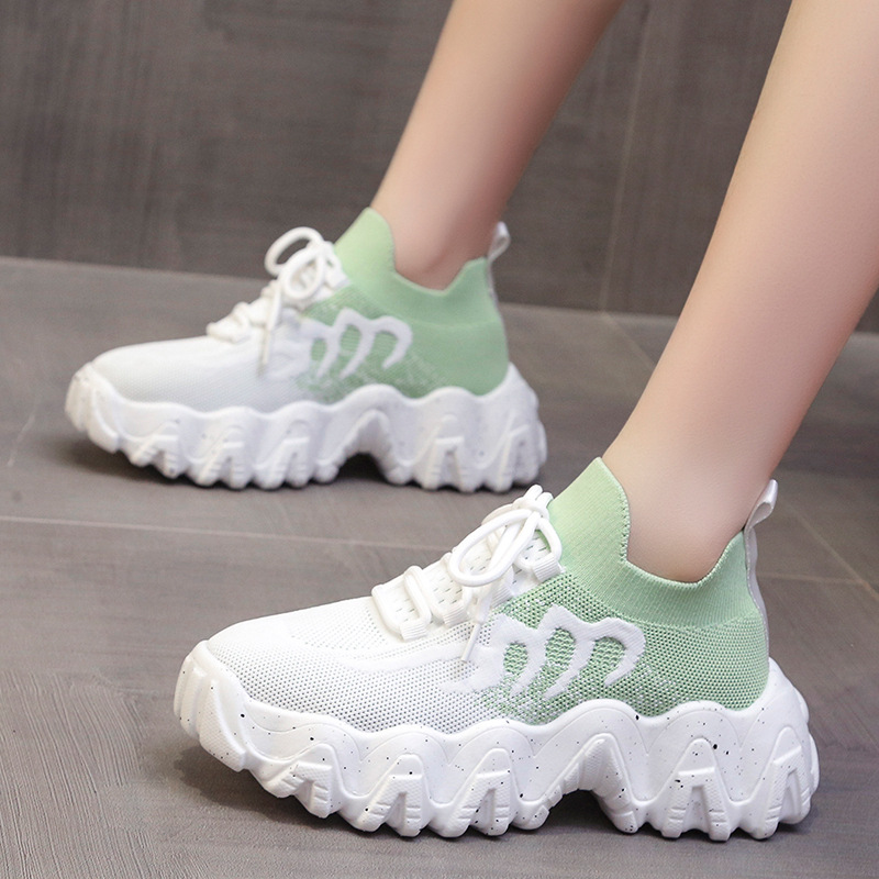 (imagen de) Zapatilla chunky suela ondulada y caña tipo calcetín