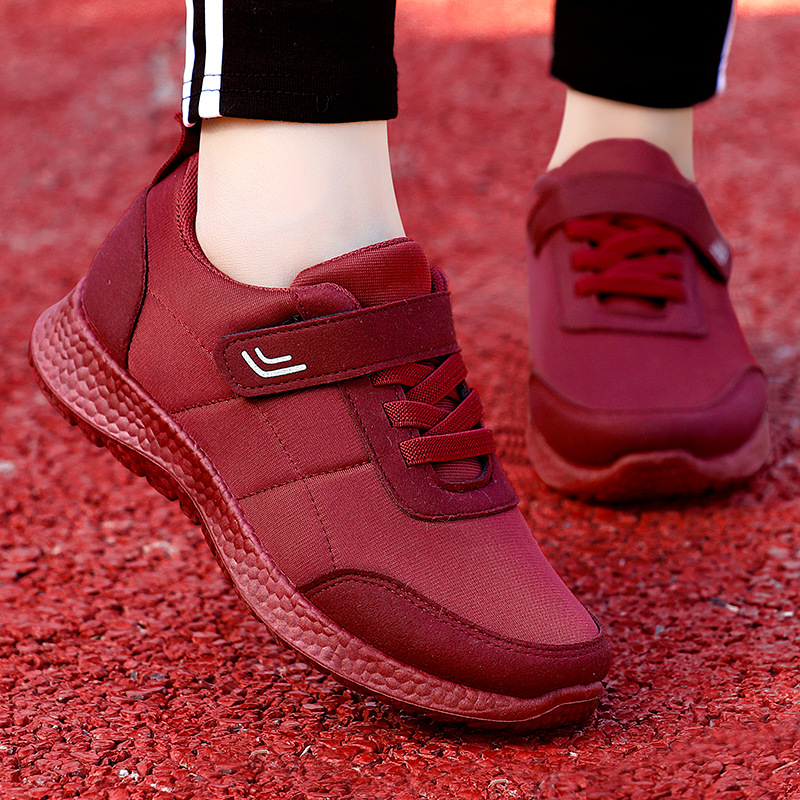 Low-top sneaker with Velcro strap and cushioned sole (image for) Low-top sneaker with Velcro strap and cushioned sole