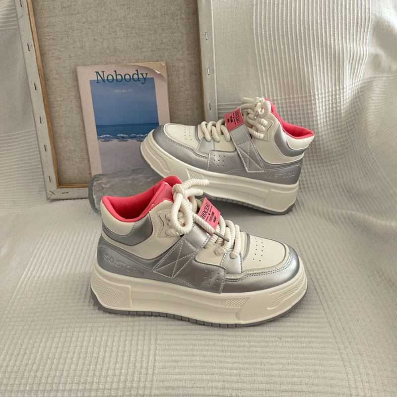 Zapatilla caña media con plataforma y detalle bicolor/metalizado (imagen de) Zapatilla caña media con plataforma y detalle bicolor/metalizado