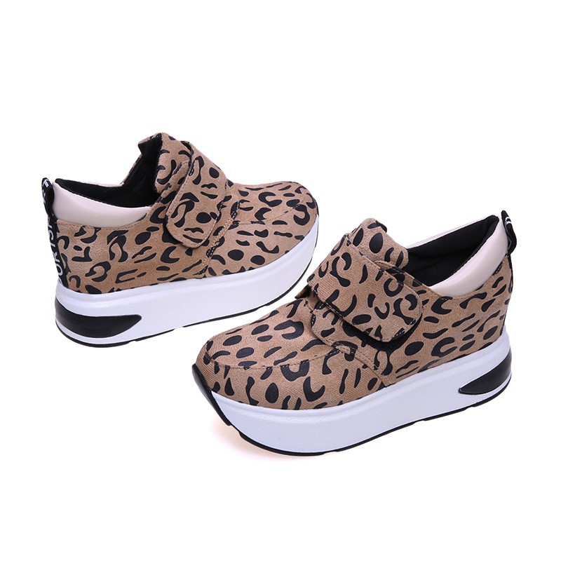 Zapatilla plataforma animal print con cierre velcro (imagen de) Zapatilla plataforma animal print con cierre velcro