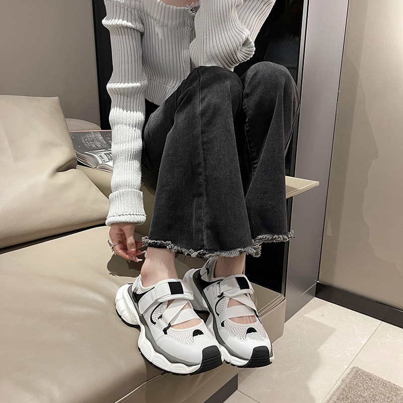 (image for) Chunky closed-toe sport sandal