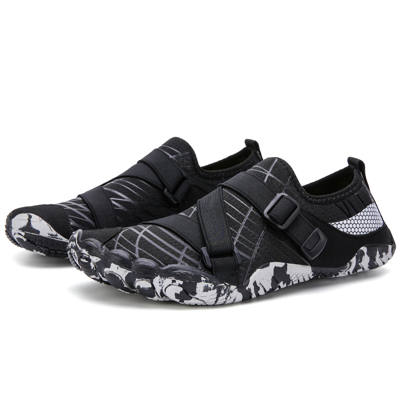 (image for) Flexible water shoe with crossed straps
