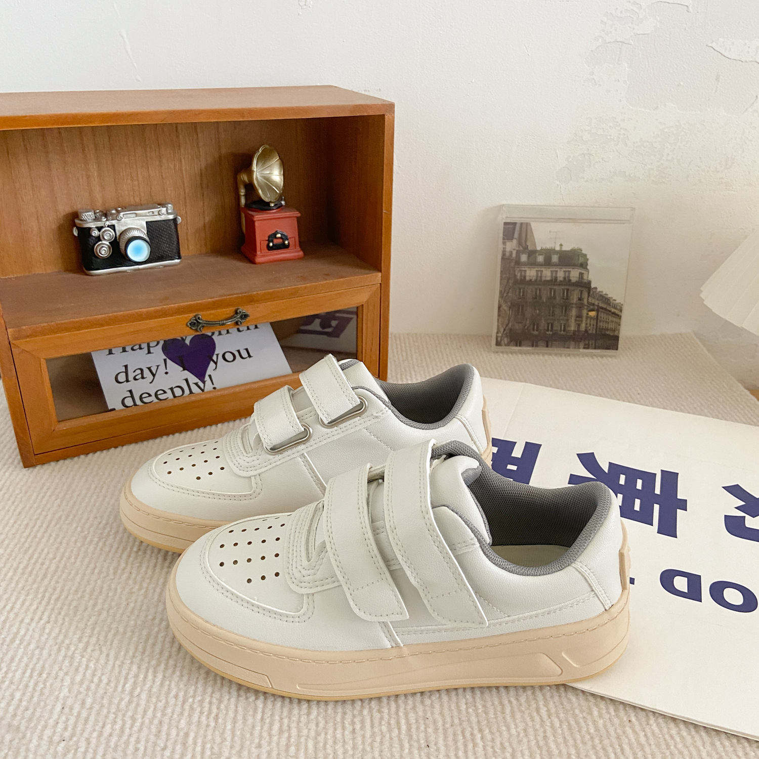 (image for) Low-top Velcro Sneakers with Contrasting Sole