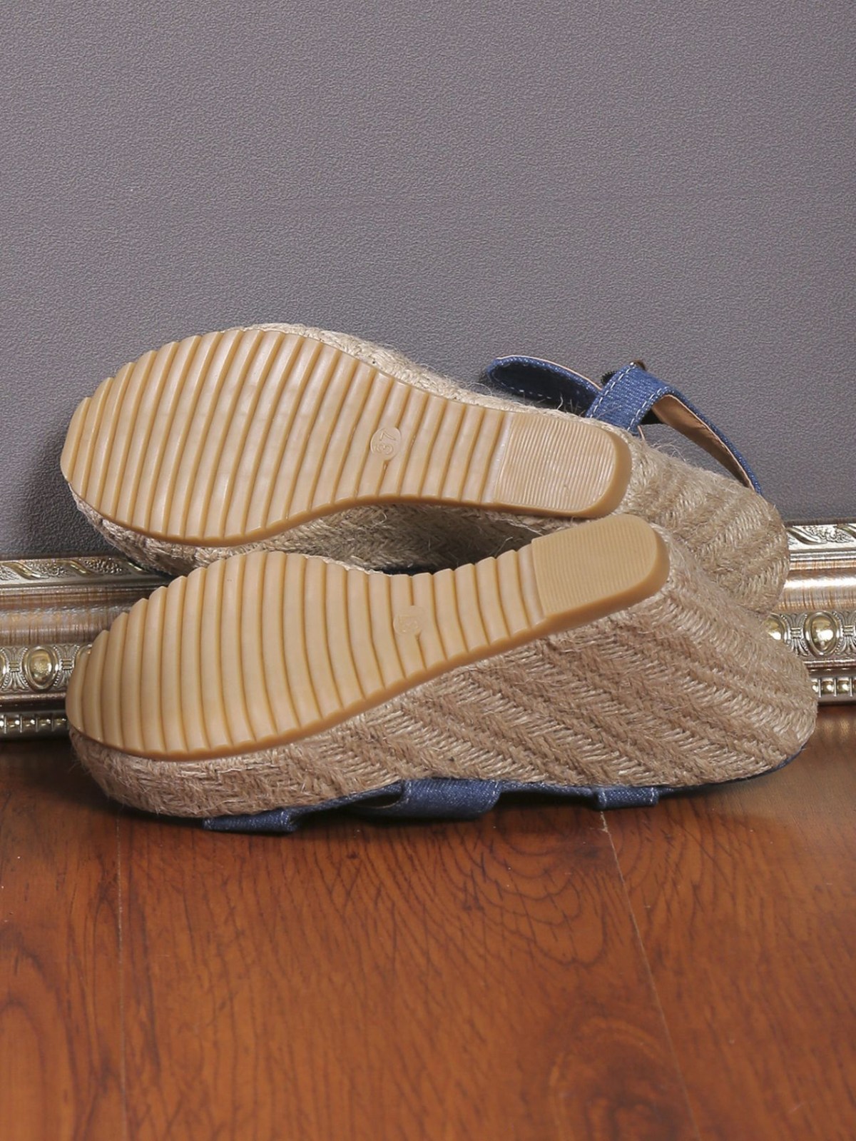 (image for) Easy summer wedge sandal with crossover straps and ankle strap