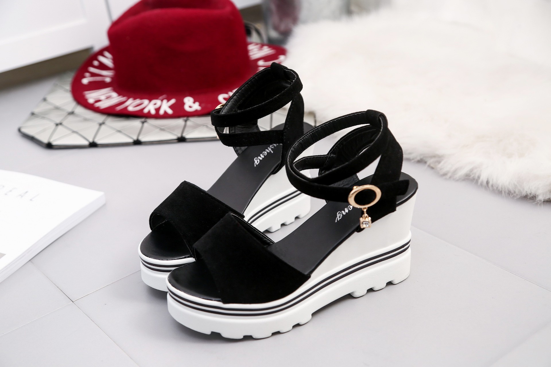 (image for) Urban platform sandal with straps and ankle hold