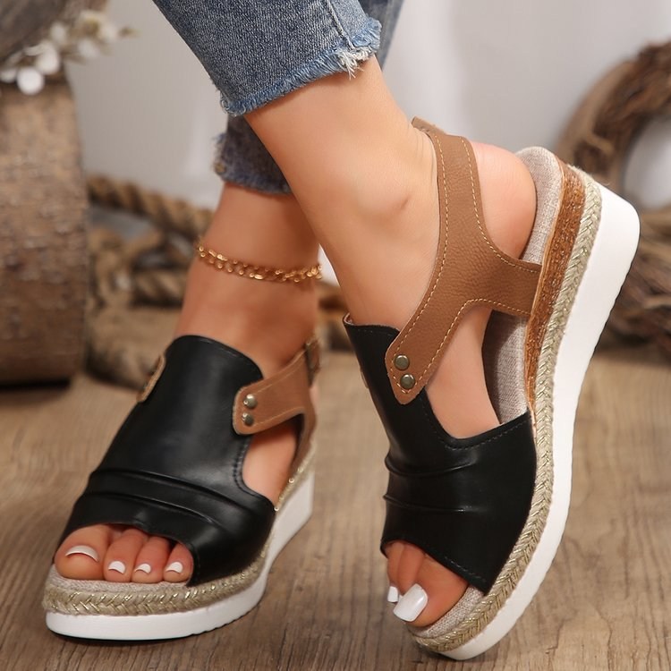 Sandalia de cuña con plataforma ligera y detalle trenzado (imagen de) Sandalia de cuña con plataforma ligera y detalle trenzado